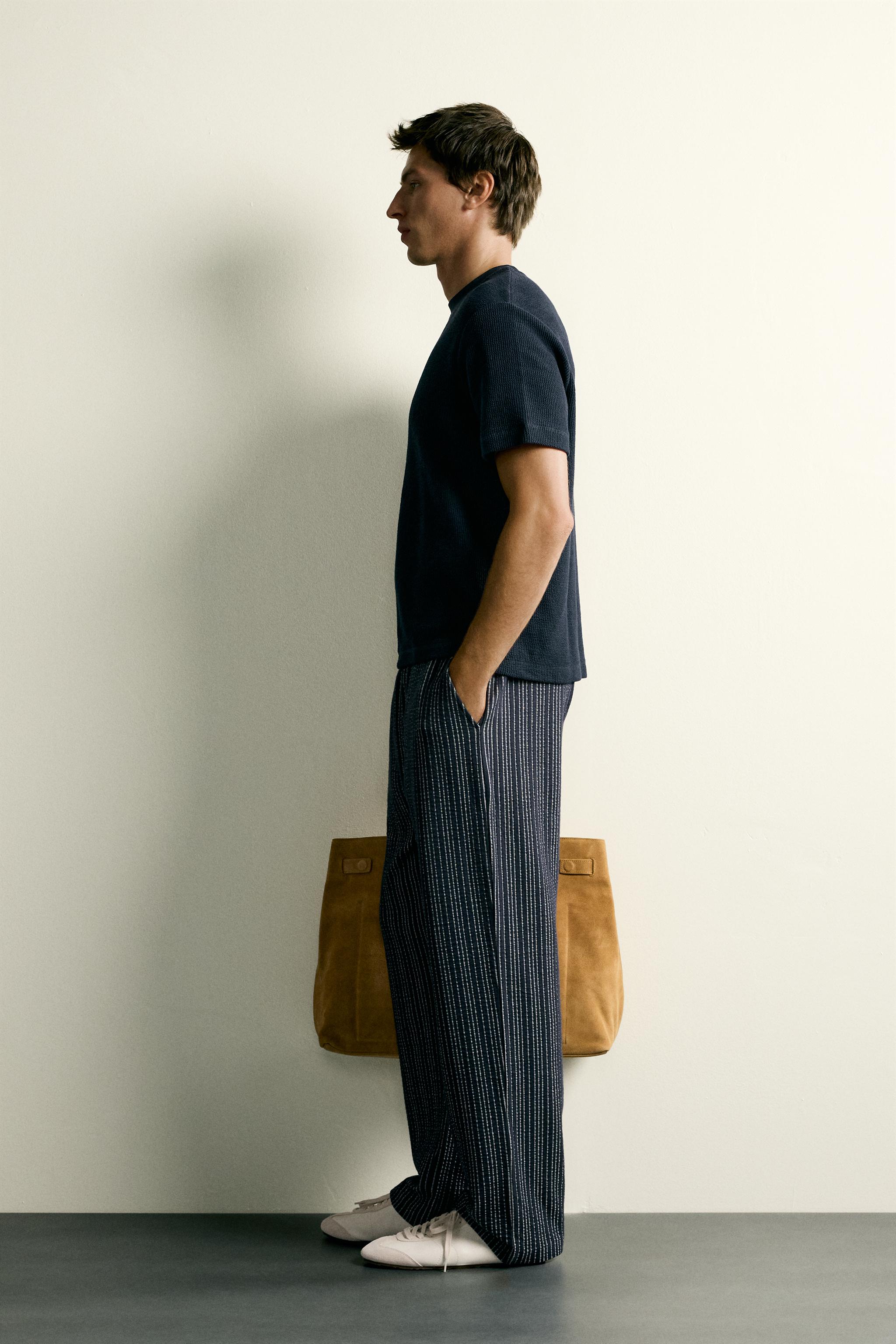 REGULAR FIT SEERSUCKER T-SHIRT